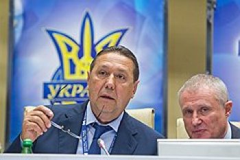 Григорий Суркис покинул поле