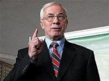 Азаров поддержал инициативу всеукраинского сбора средств на установку памятника Ступке