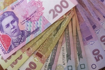 Реальная зарплата в Украине в октябре выросла почти на 2%