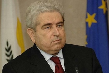 Глава Кипра винит в экономическом кризисе острова банки