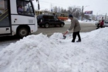 В столичной ГАИ призвали граждан не мешать уборке снега из-за резкого похолодания