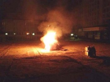 Студенты КПИ устроили пожар под корпусом, чтобы спасти "культовое" место от фаст-фуда