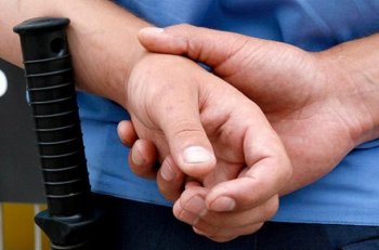 Во Львове юноша избил и взял в заложники бывшую девушку