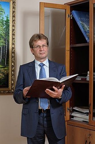 Отставки и назначения