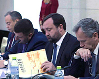 Арбузов призвал китайский бизнес инвестировать в экономику Украины