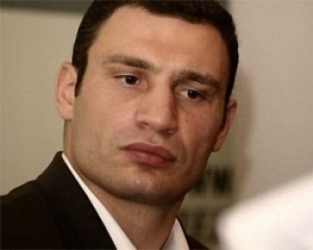 Еще есть время отправить Тимошенко на лечение в Европу — Кличко